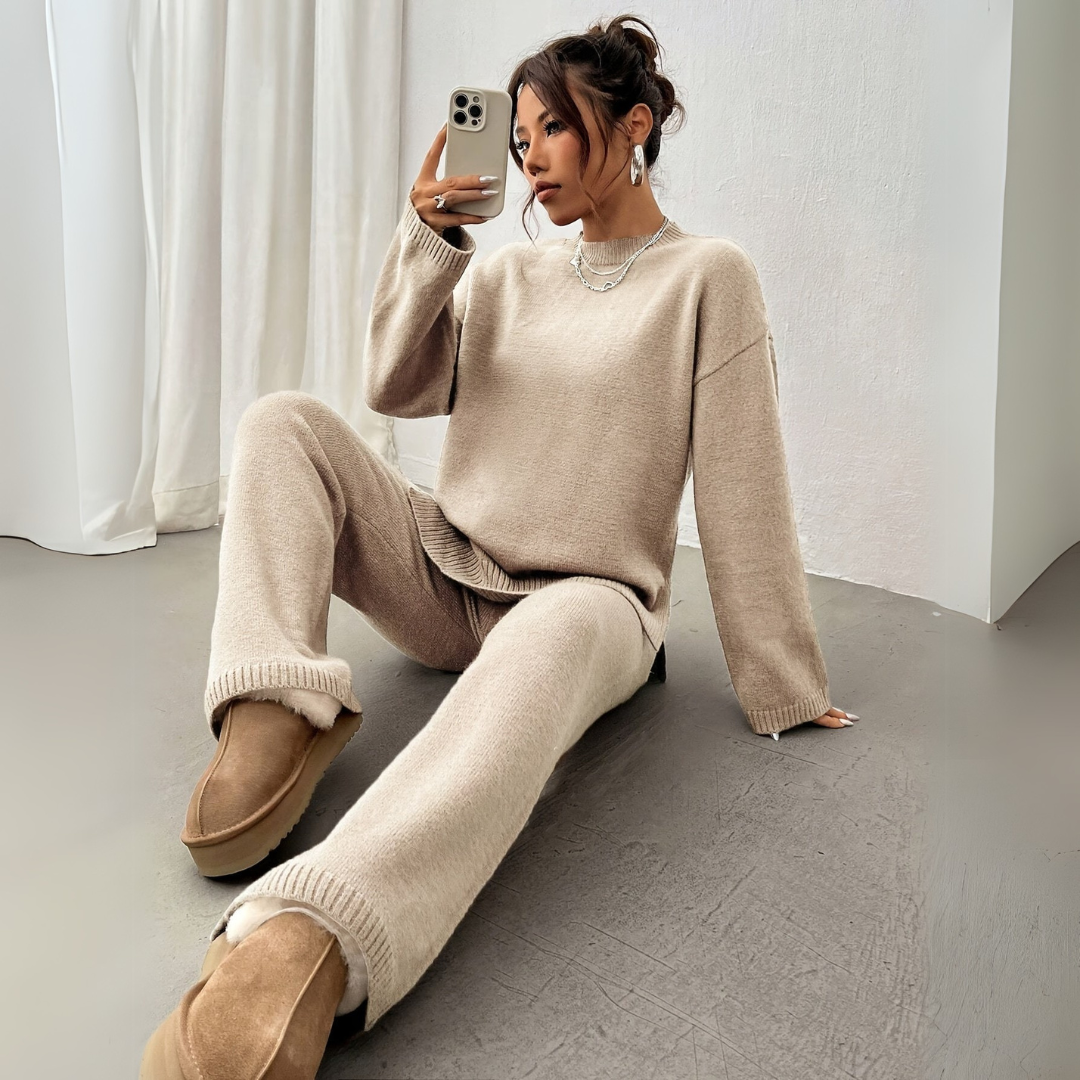 HEDDA | RIBBAD STICKAD TRÖJA