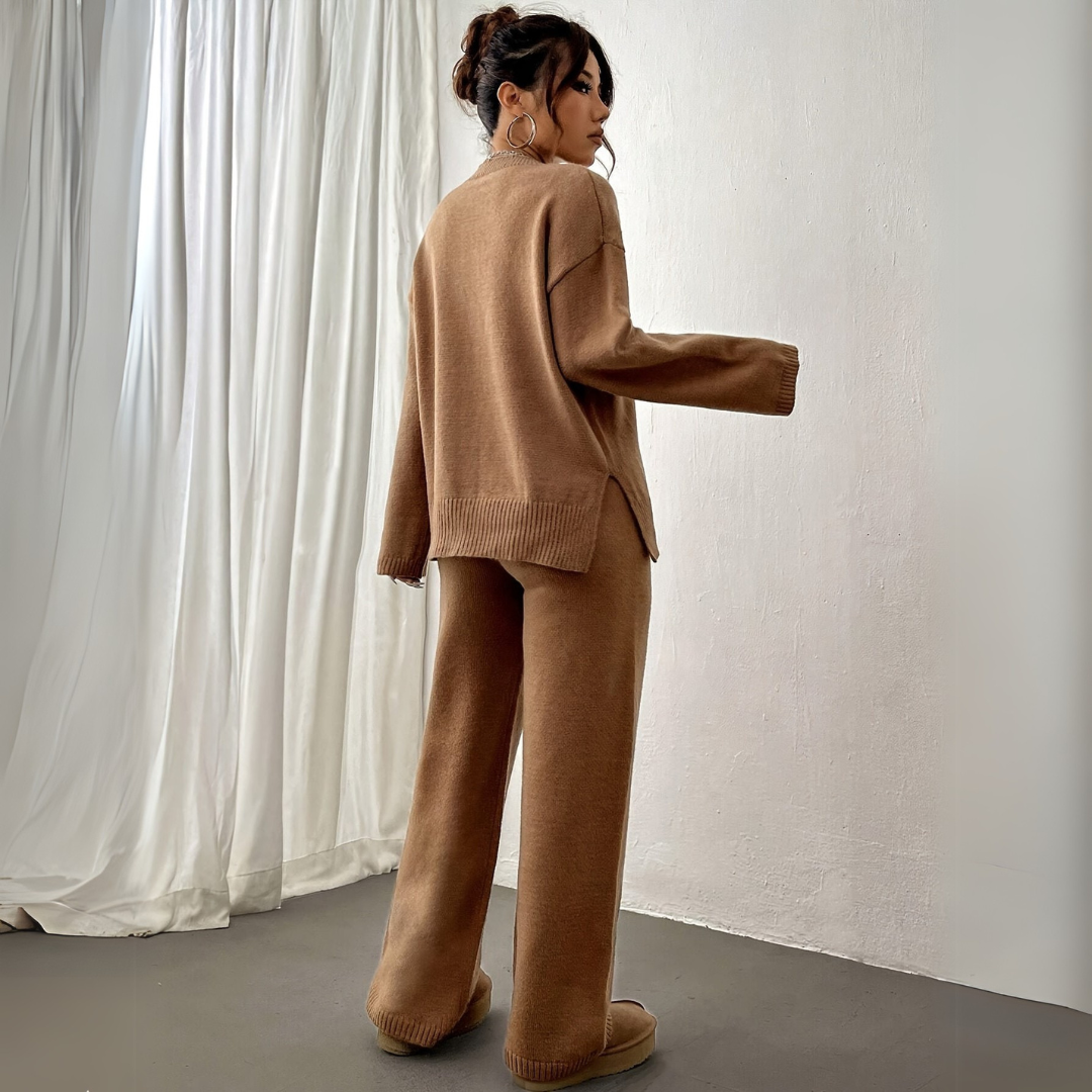 HEDDA | RIBBAD STICKAD TRÖJA