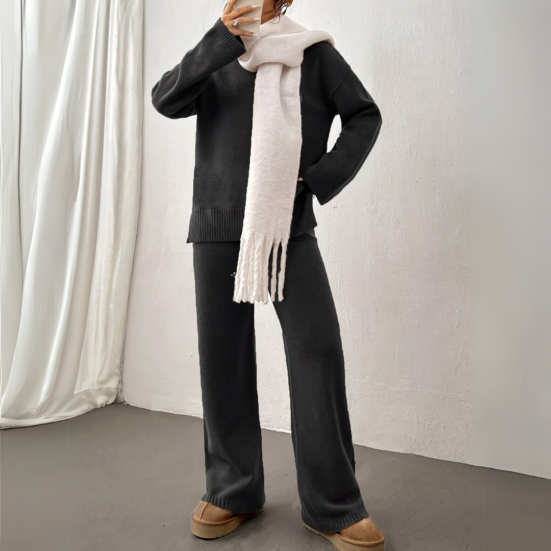 HEDDA | RIBBAD STICKAD TRÖJA