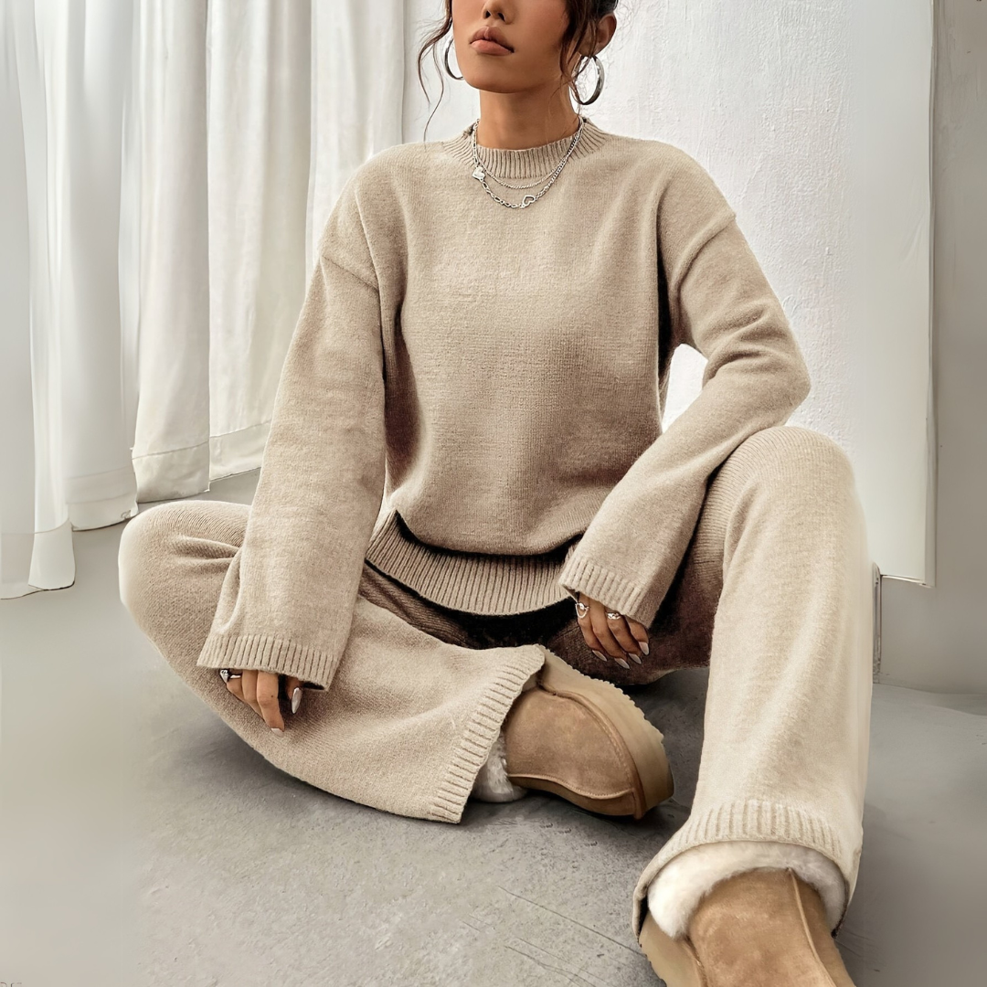 HEDDA | RIBBAD STICKAD TRÖJA